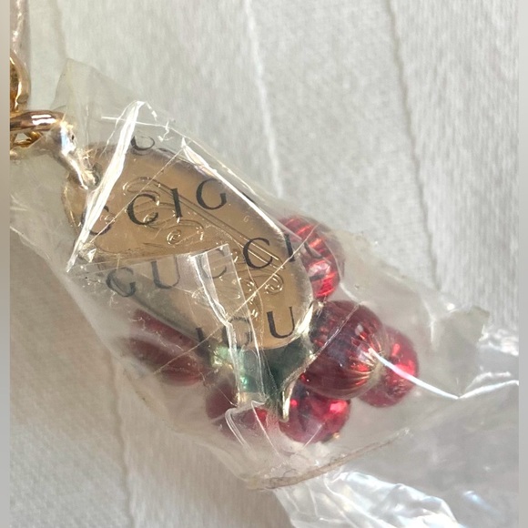 GUCCI toiletry bag, luxurious metallic leather 
Perfect gift for you or gifting - Picture 8 of 14